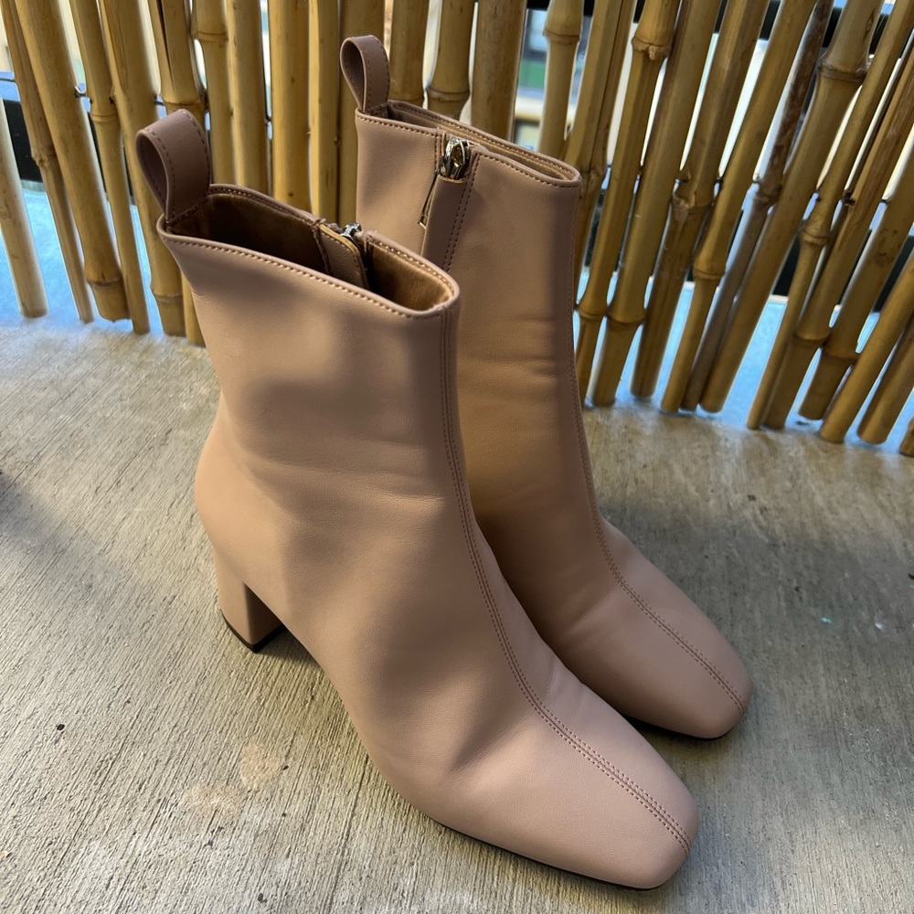 Elegant Tan Ankle Boots